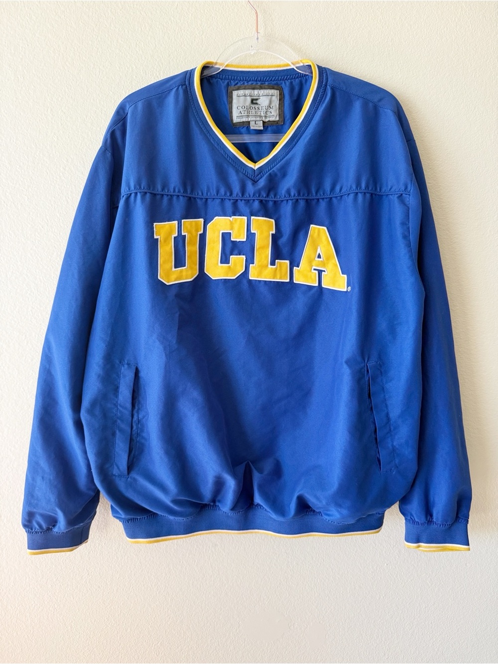 Colosseum UCLA Bruins Pullover Windbreaker Jacket Blue Gold V Neck